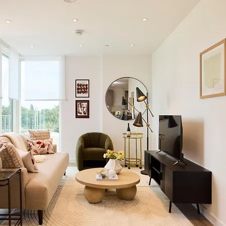The Tottenham Wonder - Pleasing 2Bdr Flat With Balcony London Exterior photo