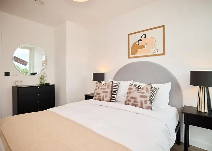 The Tottenham Wonder - Pleasing 2Bdr Flat With Balcony