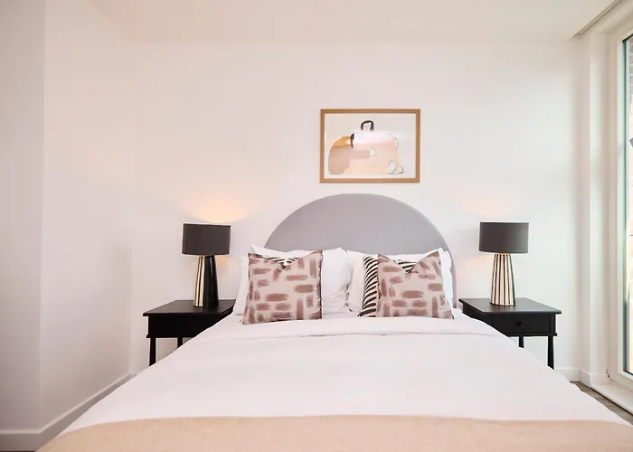 The Tottenham Wonder - Pleasing 2Bdr Flat With Balcony
